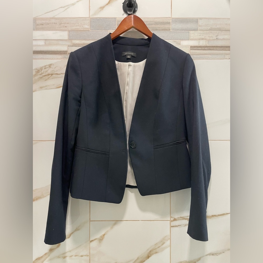 Ann Taylor Navy Women's Blazer - Picture 5 of 15